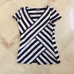 NWOT Vince Camuto S striped v-neck criss cross top